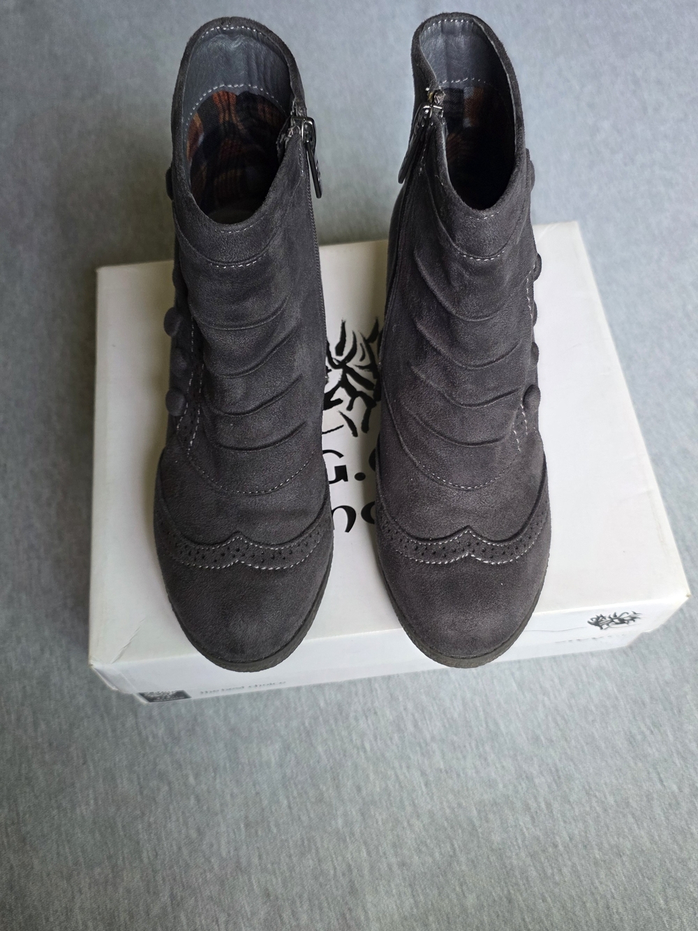 Madeline Grey Shoes Box Label - Size 7